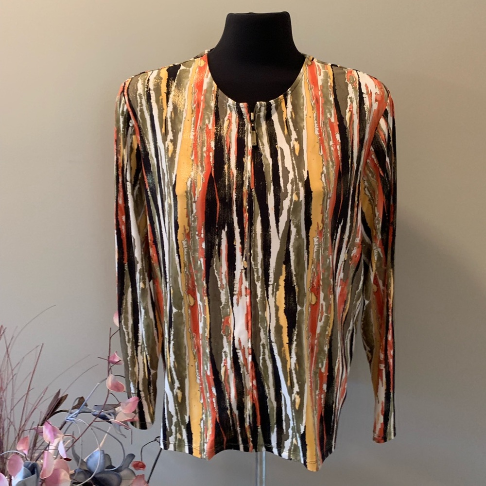 🛍 ALIA Petite Full Zip Top